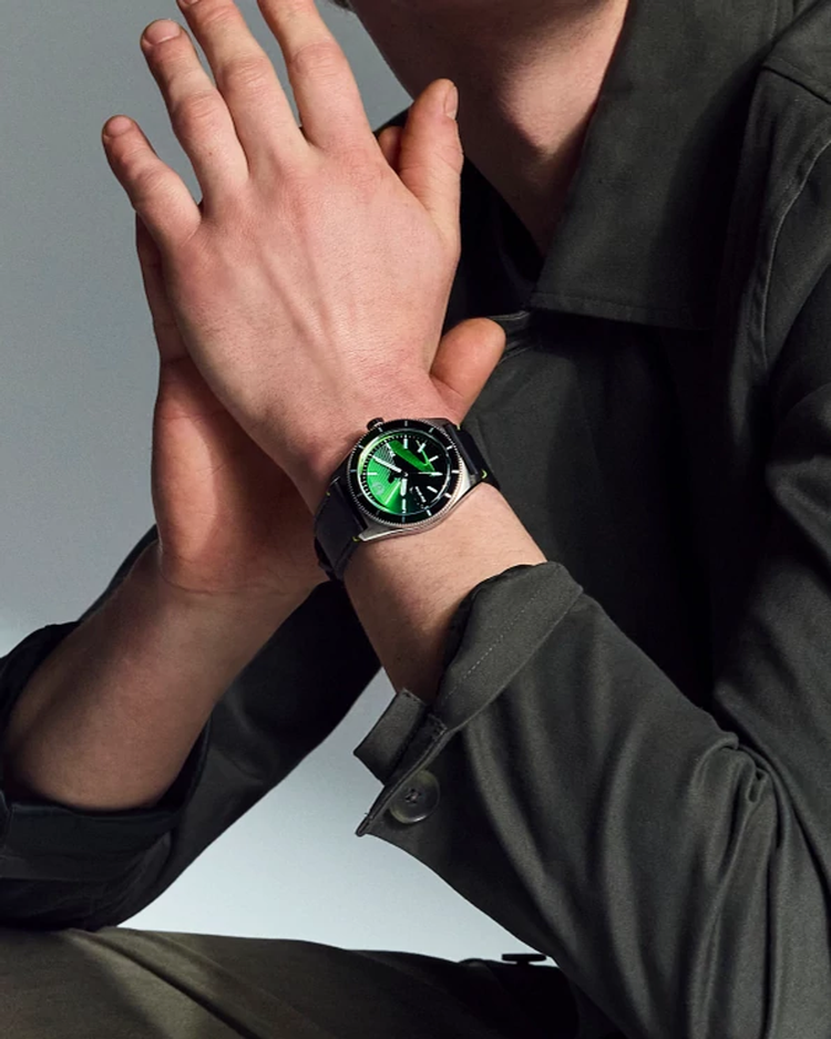 Citizen Luke Skywalker, Jedi Master AW1910-48W — view 4